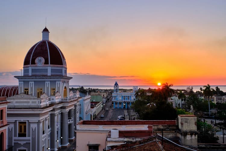 Imatge - A different Island