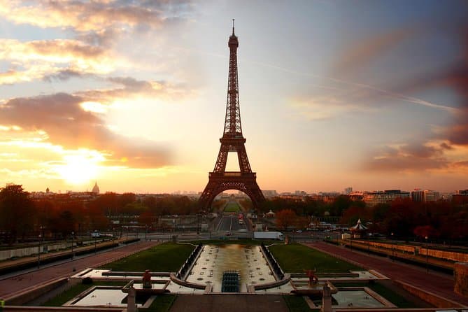 صورة - Eiffel Tower , Paris, France