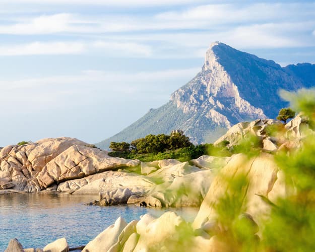 Beeld - Sardinië in stijl: een autoreis langs parels van het eiland
