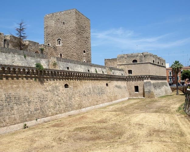 Image - APUGLIA 4 noči Bari Matera Alberobello Brindisi + rent'a'car