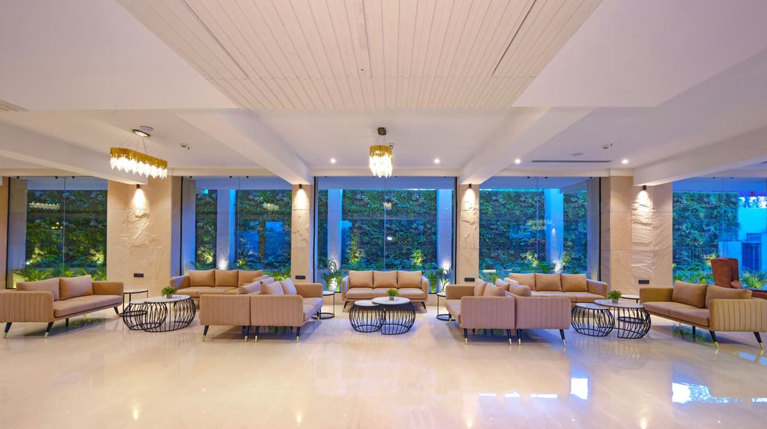 Royale Sarovar Portico Agra