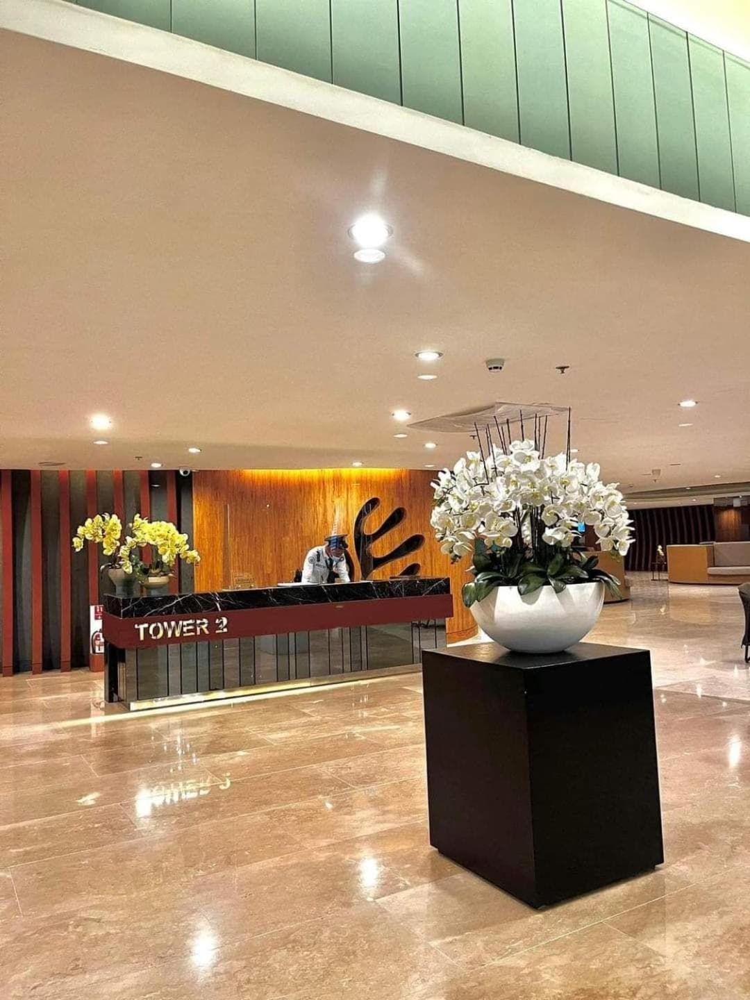 E & R Staycation Condotel near Mall of Asia