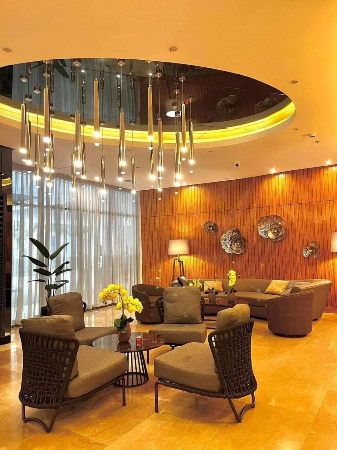 E & R Staycation Condotel near Mall of Asia
