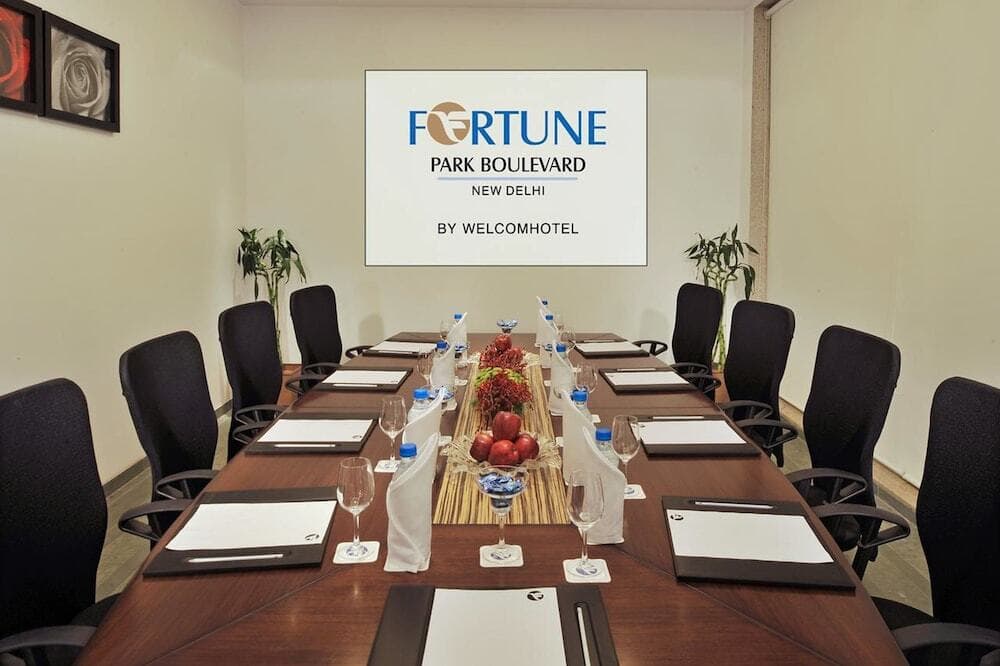 Fortune Park Boulevard