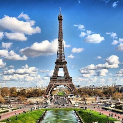 Il fascino eterno della Tour Eiffel, simbolo di Parigi - Parigi