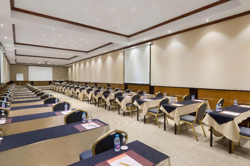 Ramada by Wyndham Continental Jeddah, Conferences