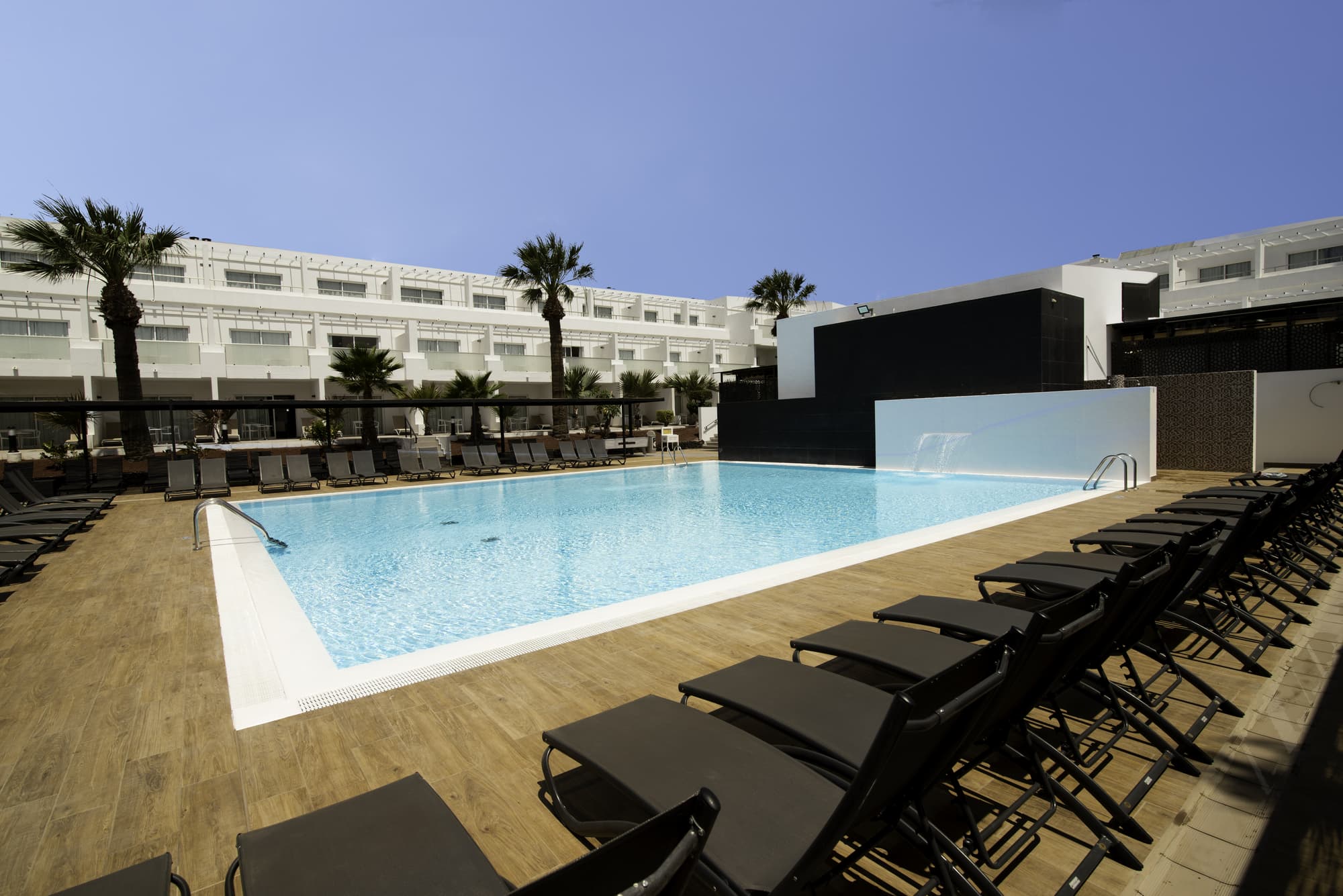 Aequora Lanzarote, Pool