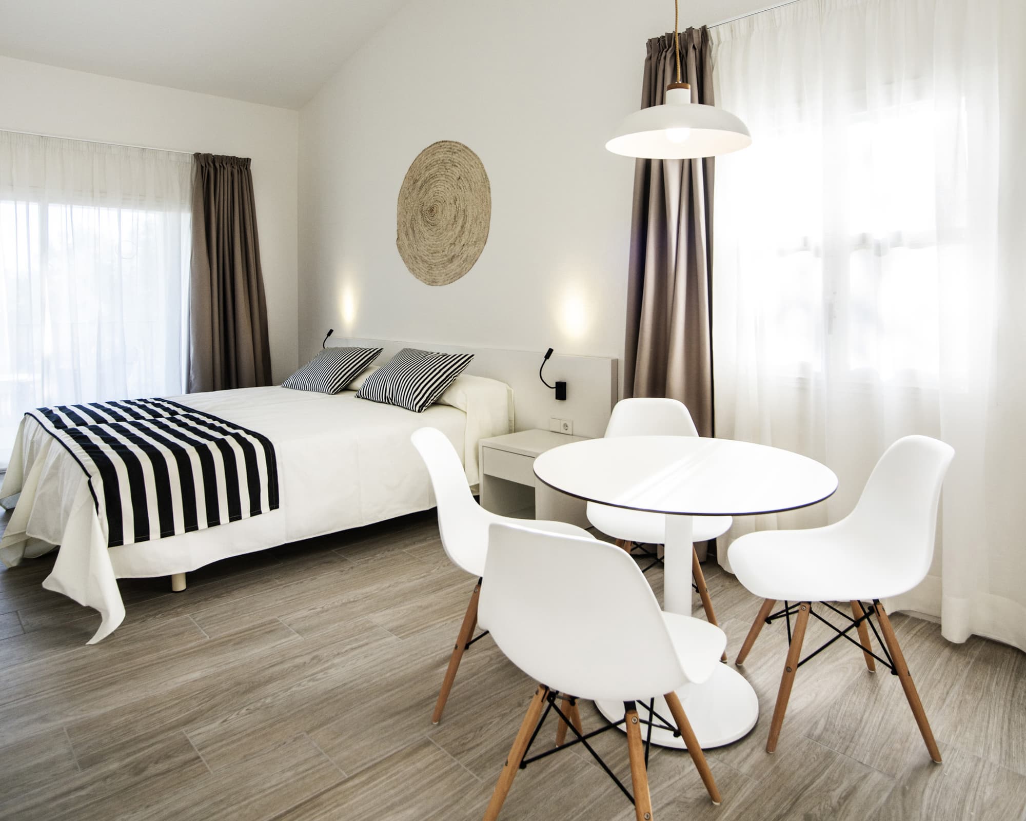 FERGUS Club Europa, Room