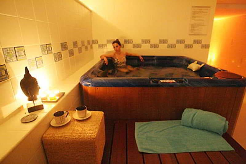 Costa de Prata II, Sports and Entertainment