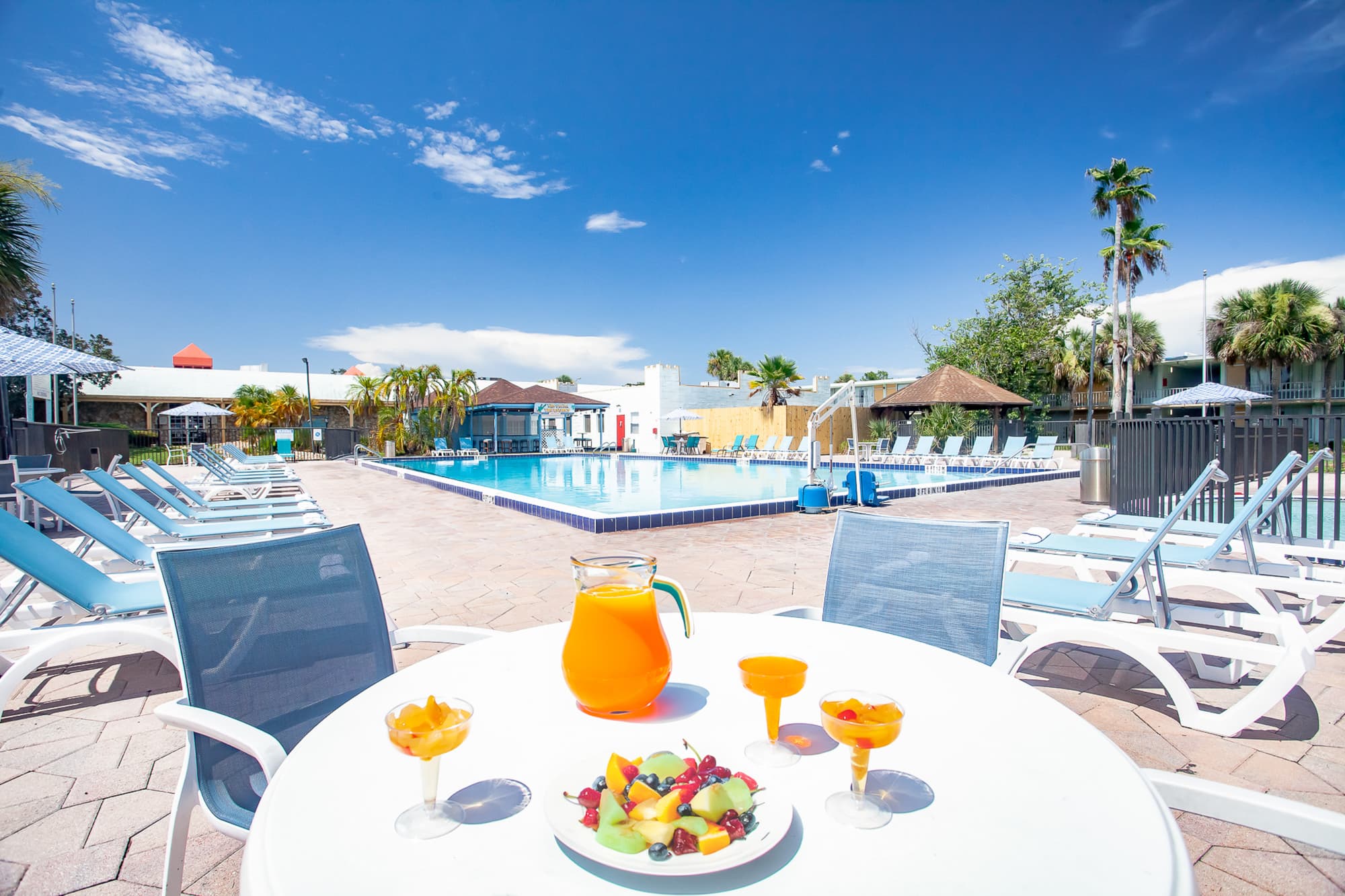 Seralago Hotel and Suites Main Gate East, Pool
