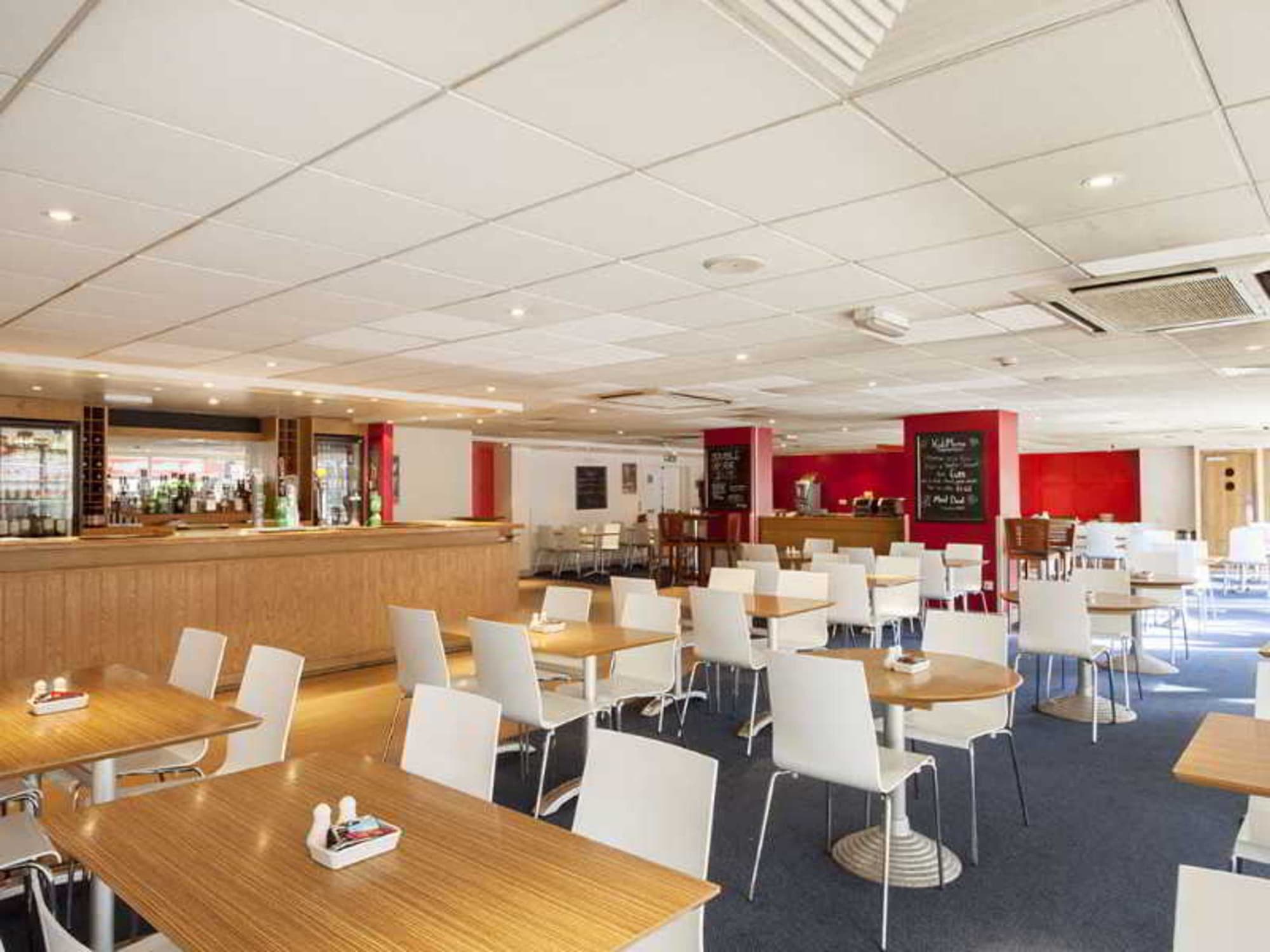 Travelodge Kings Cross Royal Scot, Bar