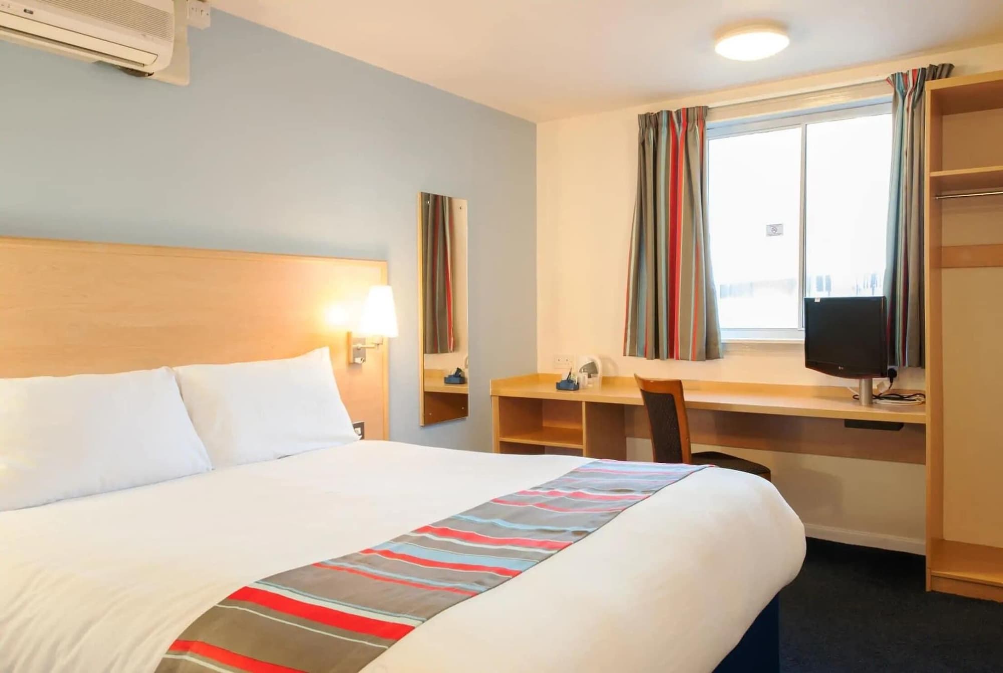 Travelodge Kings Cross Royal Scot, Room