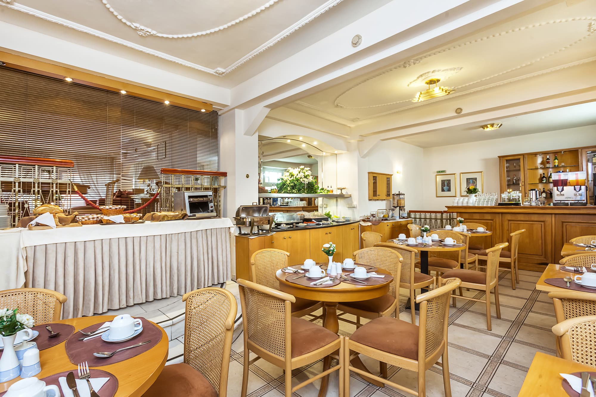 Minerva Premier, General view