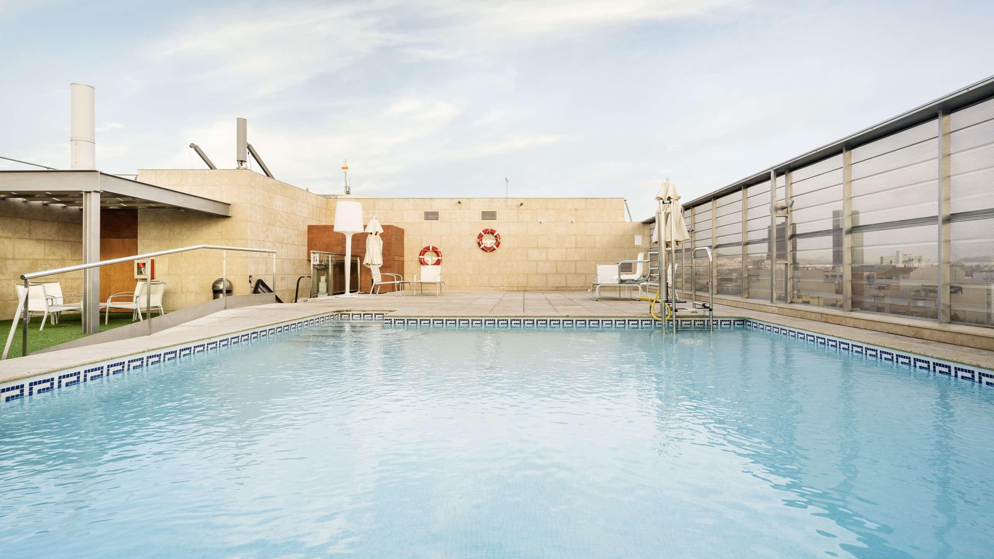 Ilunion Barcelona, Pool