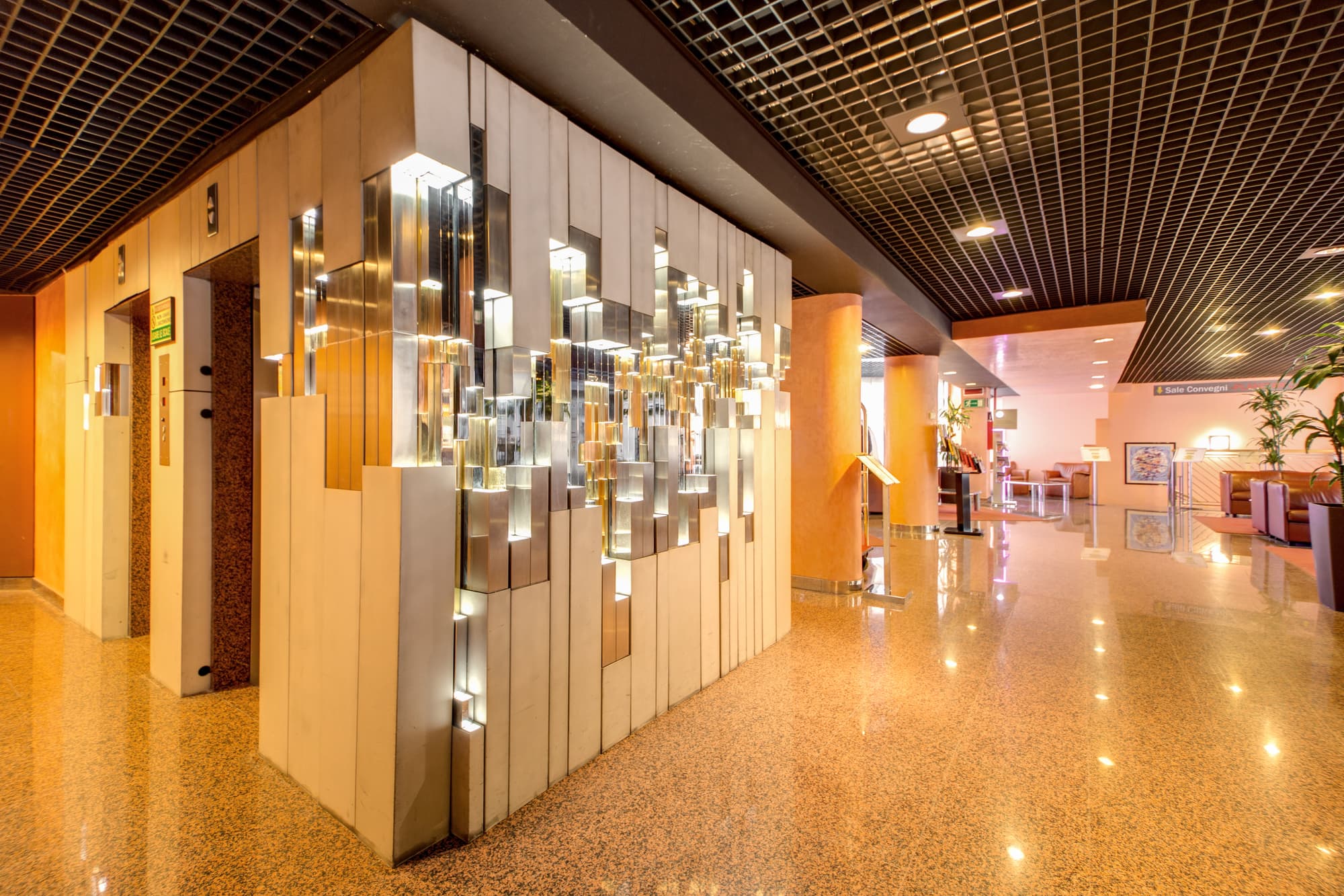 Galileo Milano, Lobby