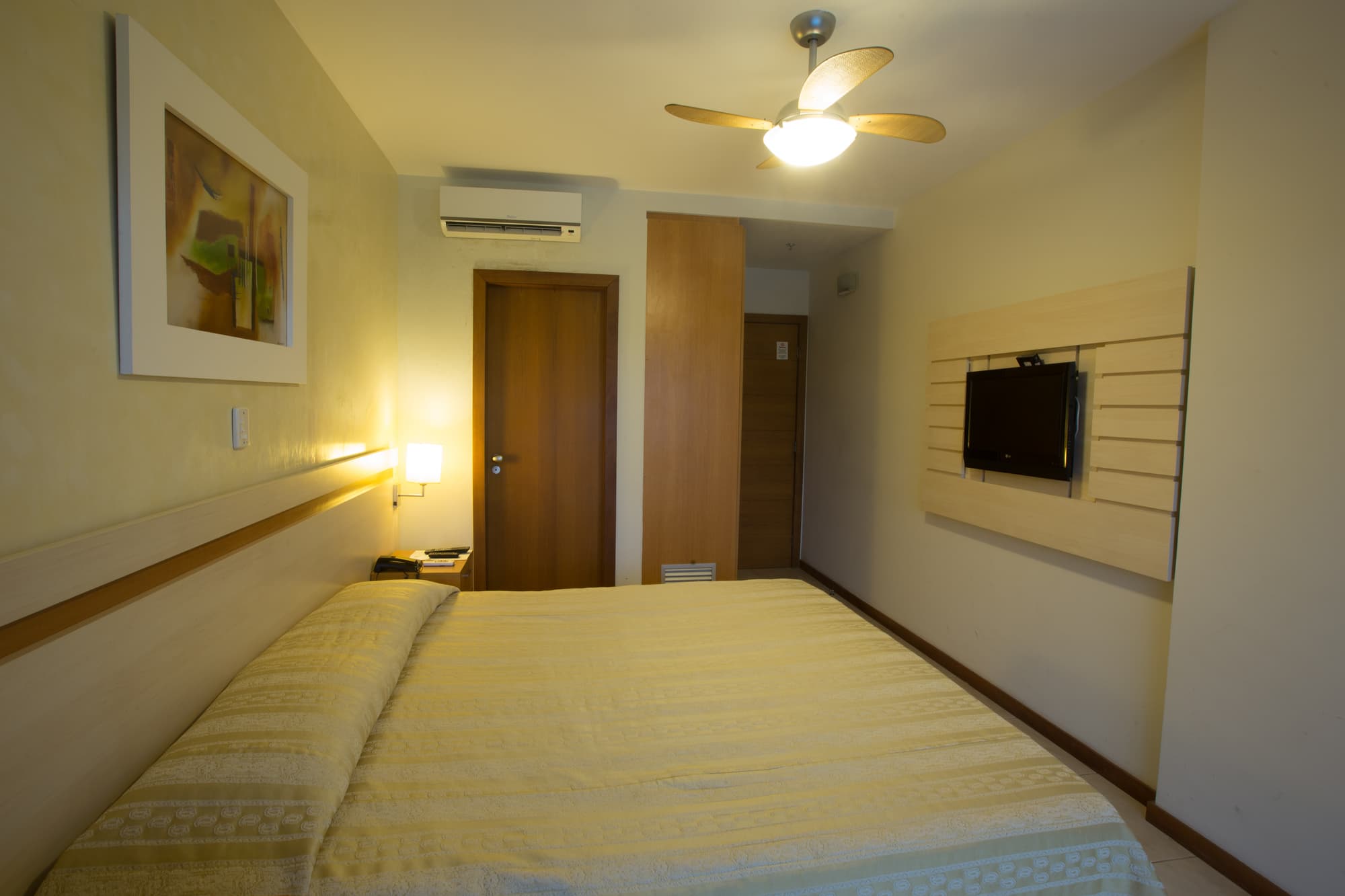 Catussaba Business, Room