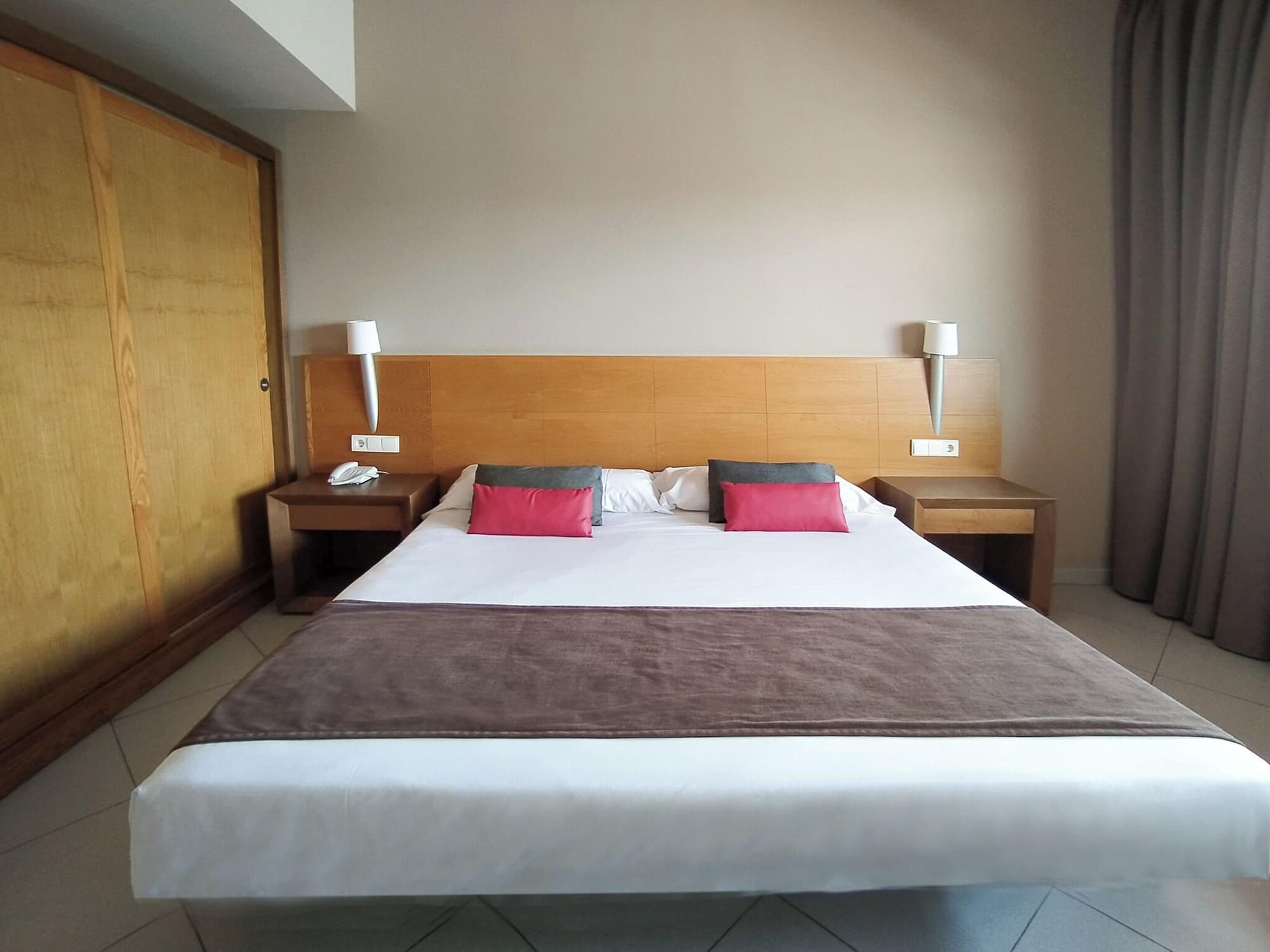Ohtels  Campo de Gibraltar, Room
