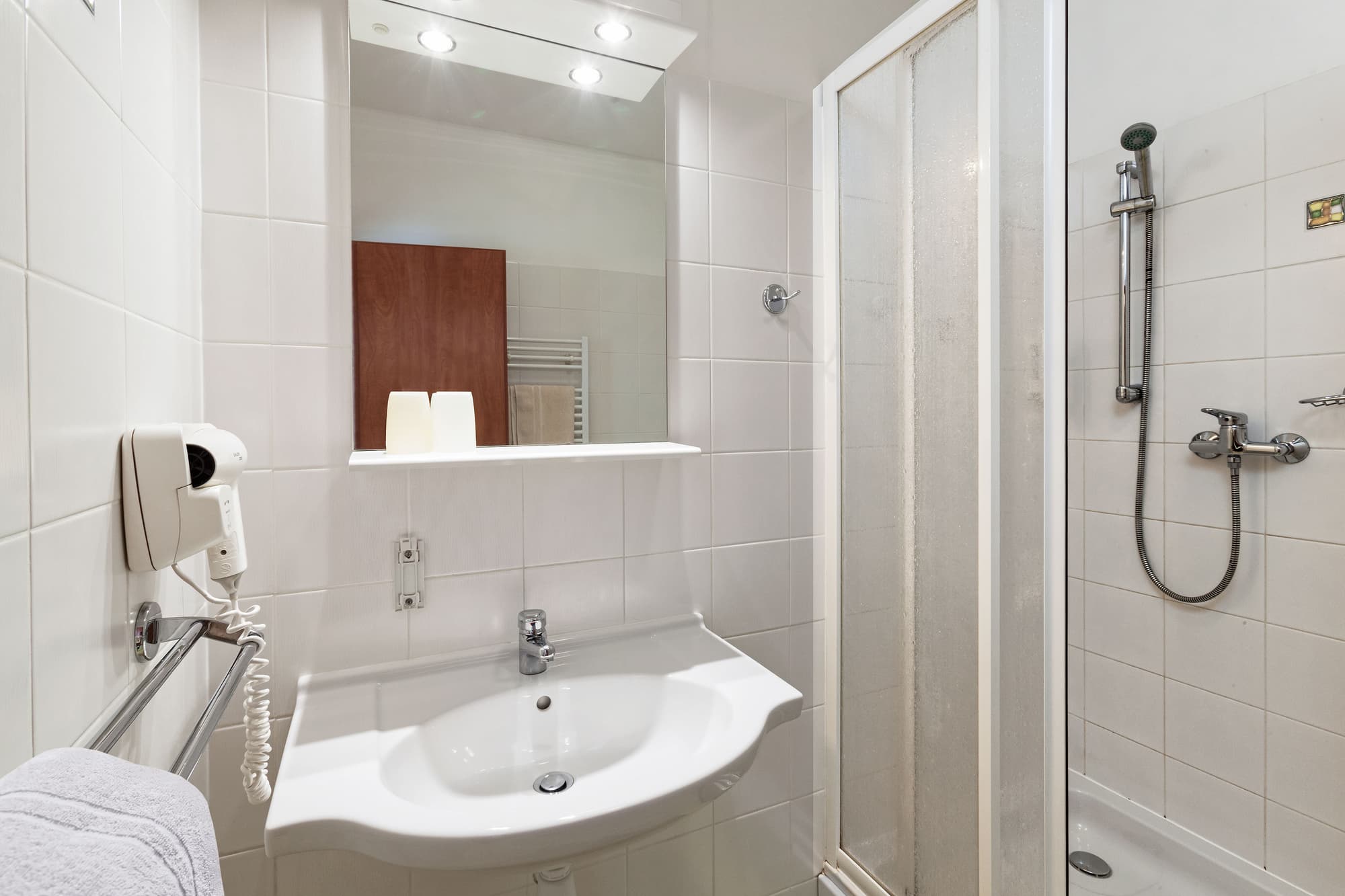 Augustus et Otto, Room