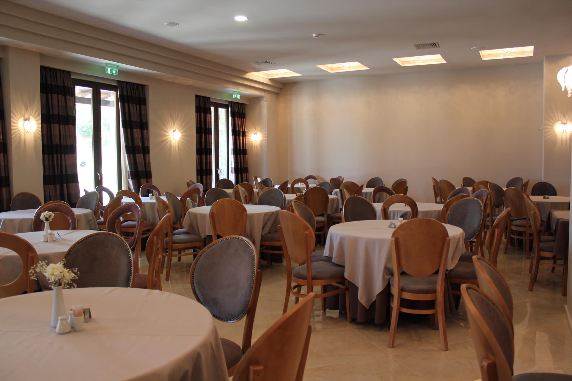 Grand Meteora, Restaurant