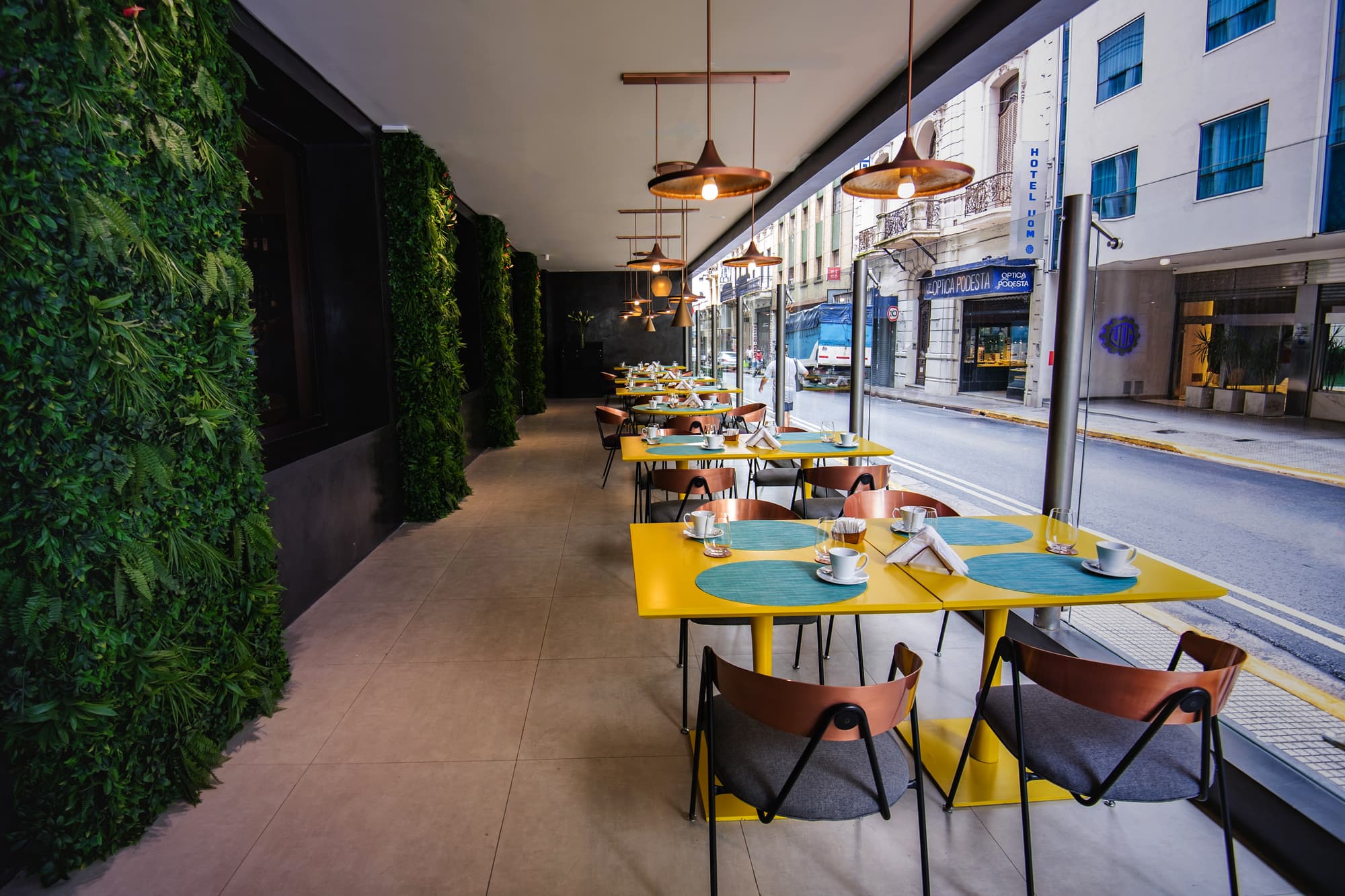 Grand Brizo, Restaurant