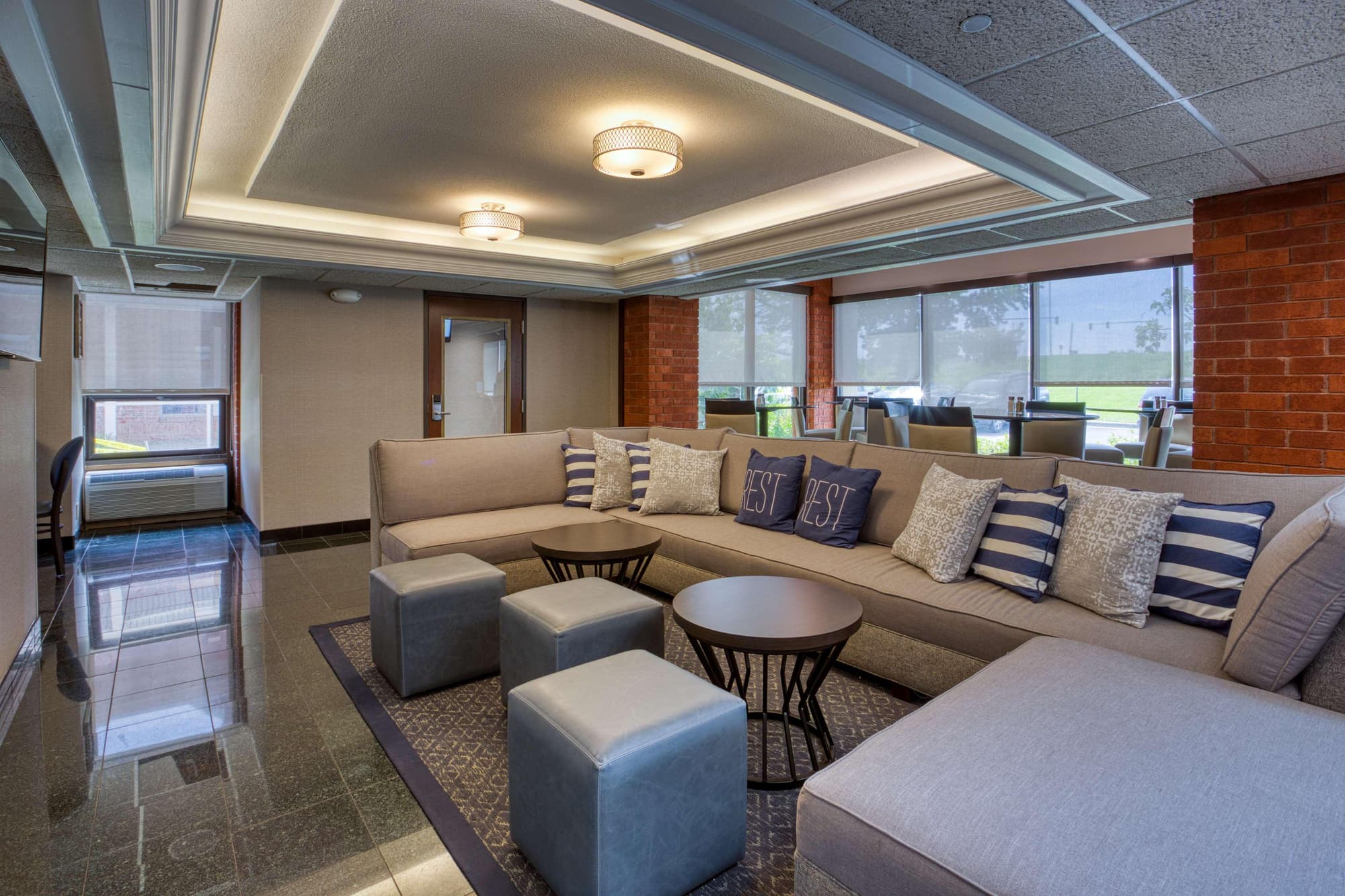 Drury Inn Suites St Louis Fairview Heights, Lobby