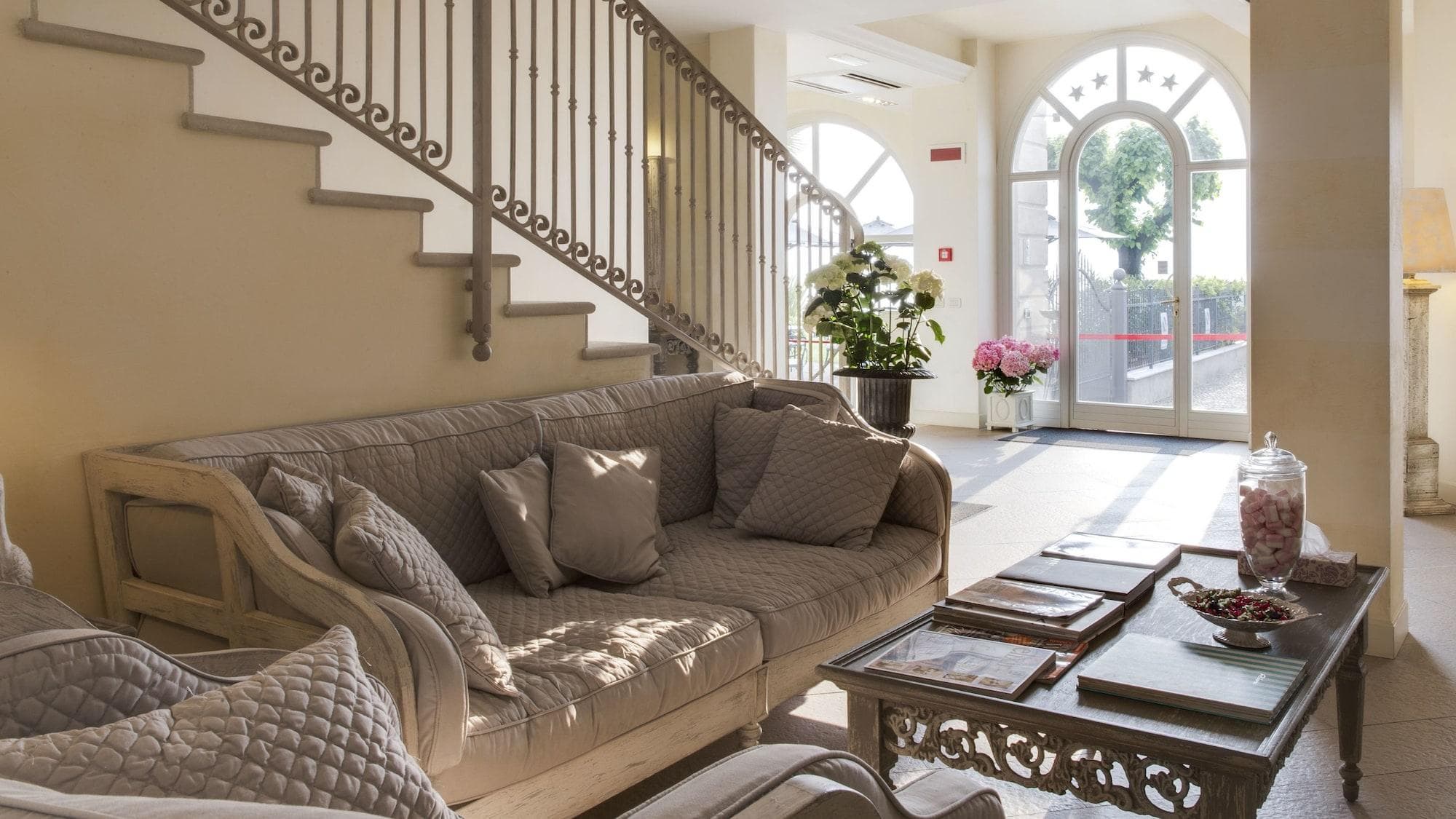 Hotel Rivalago, Lobby