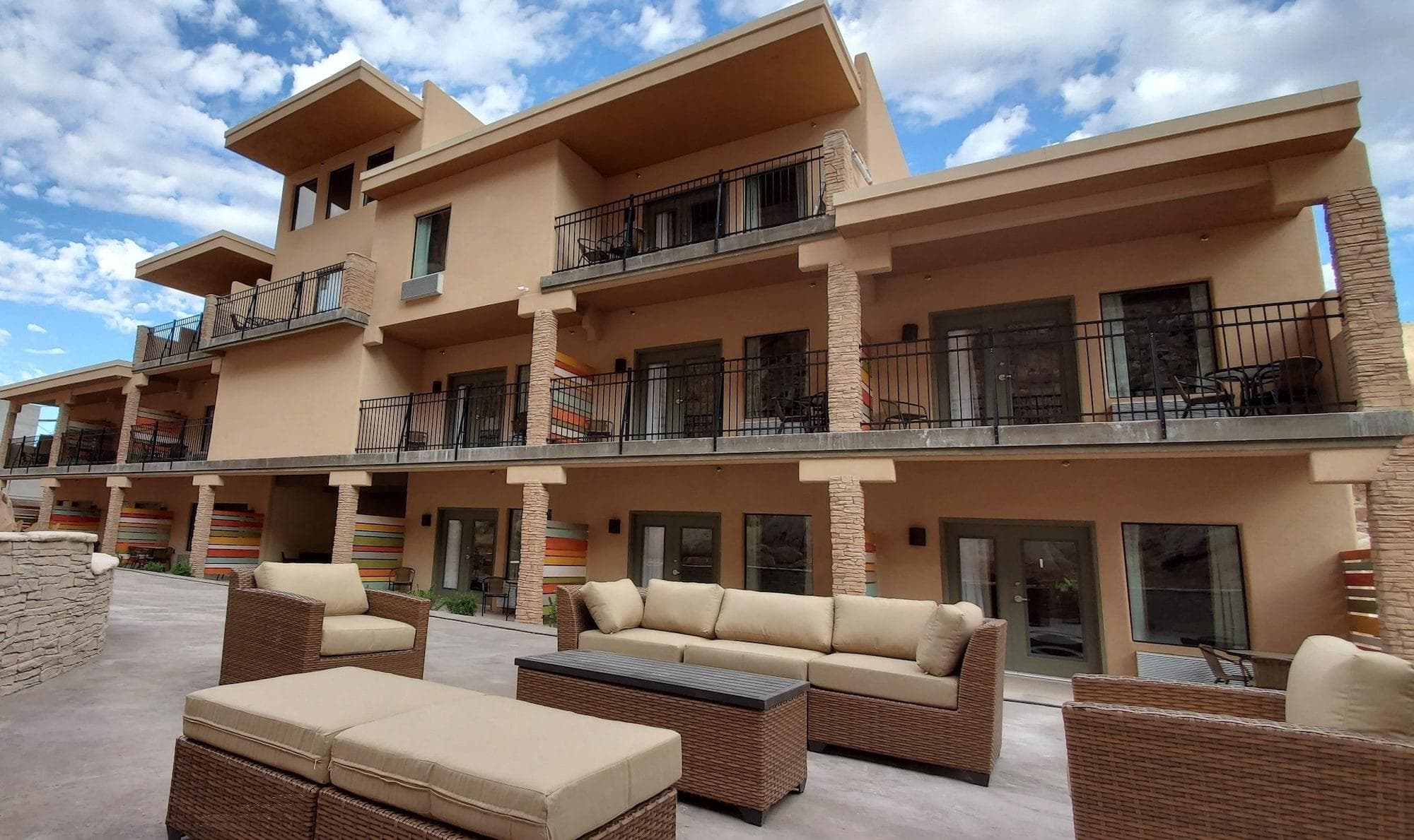 Bluff Dwellings Resort, General view