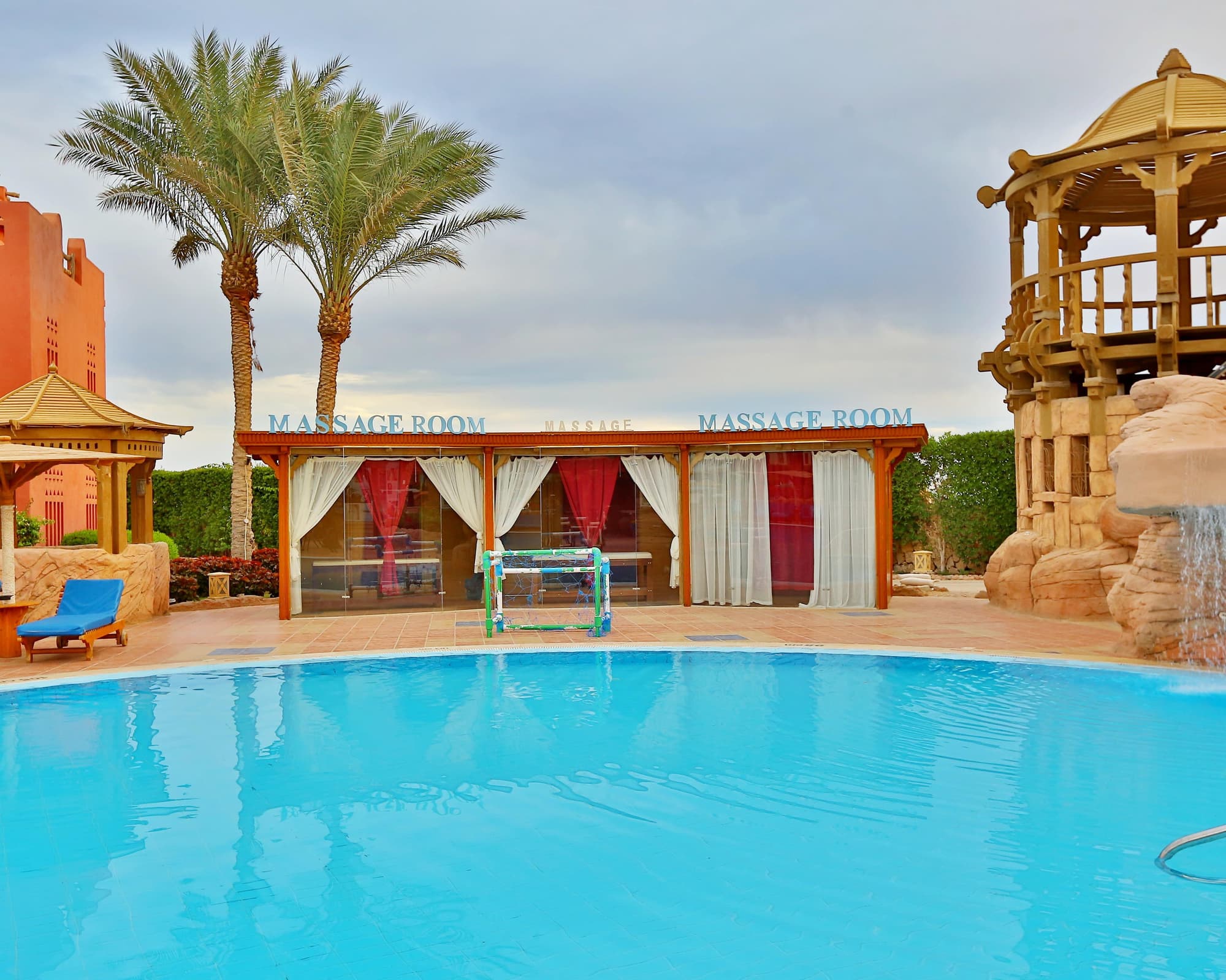 Charmillion Sea Life Resort 