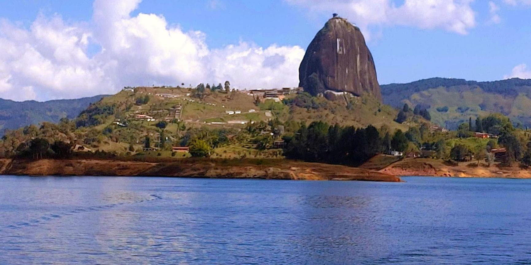 Day 3. Medellín - Guatapé and Piedra del Peñol Tour 