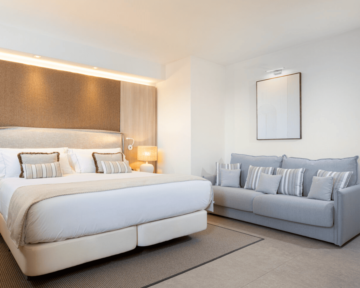 Mangia's Santa Teresa Sardinia, Curio Collection by Hilton, 