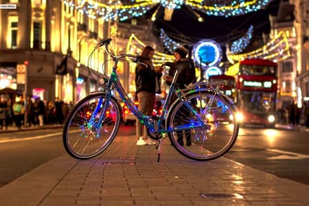 Fahrradtour durch London mit Weihnachtsbeleuchtung