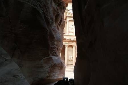 Tour privado de entrada trasera a Petra con guía.
