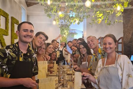 Cours de cuisine 2 heures sur la Place d'Espagne - Fettucine et Tiramisù
