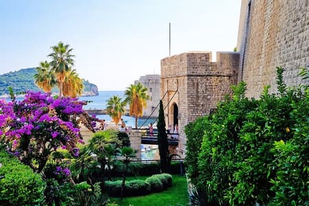 From Split/Trogir Small group tour to Dubrovnik with stop in Ston
