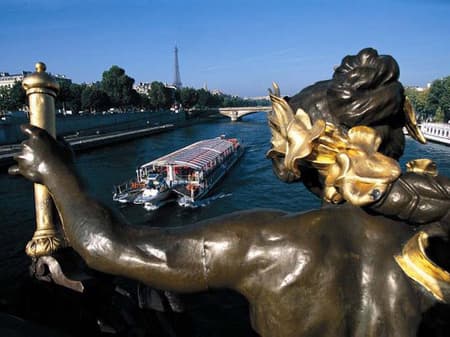 Dinner at the Eiffel Tower at Madame Brasserie with Priority Access and Seine River Cruise