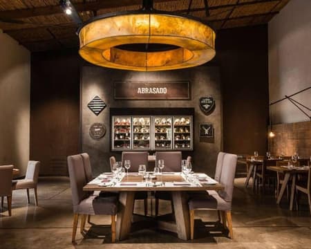 Cena en Bodega Los Toneles “Abrasados": menú 3 pasos con vinos.