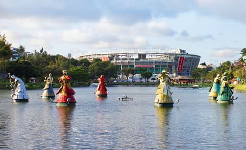 Salvador y Sus Encantos