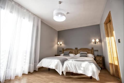 Hotel Santa Cruz, ROOM