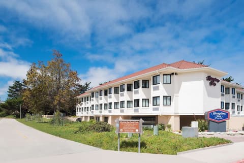 Hampton Inn Monterey, Sports facility