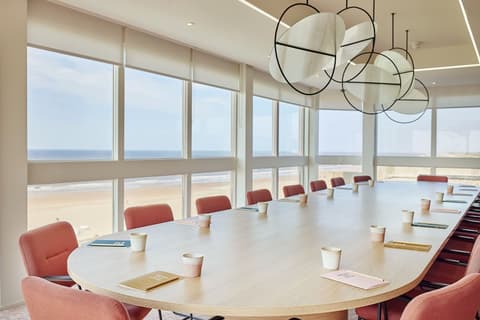 Carlton Beach, Meeting facility