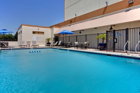 Holiday Inn Los Angeles - LAX Airport by IHG, Pool