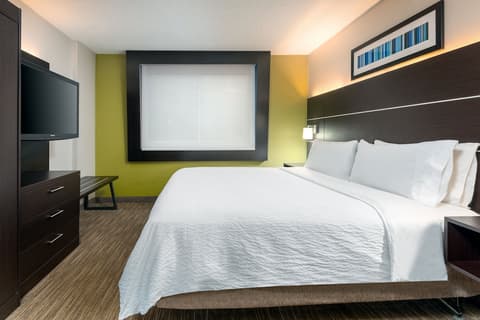 Holiday Inn Express Miami Airport Doral Area by IHG, Room