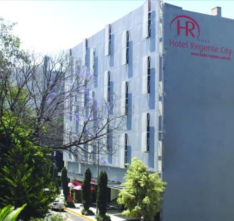 Regente Hotel, Front of property