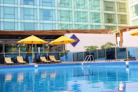 Crowne Plaza Jeddah by IHG, Pool
