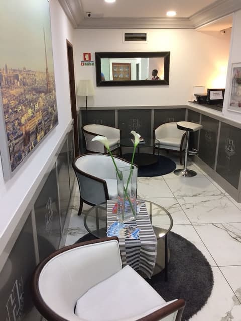 Hotel Excelsior, Lobby lounge