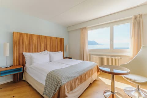 Mona Montreux, Room