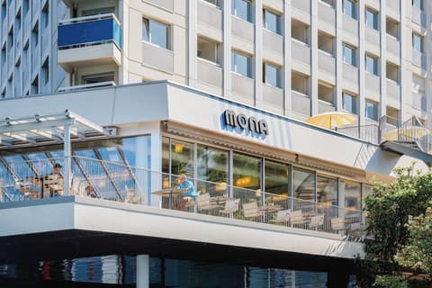 Mona Montreux, Restaurant