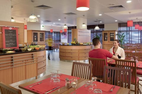 ibis Lisboa José Malhoa, Breakfast area