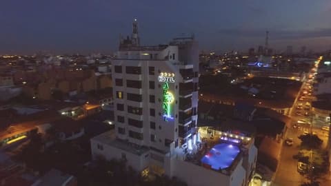 Hotel Arenal, Property grounds