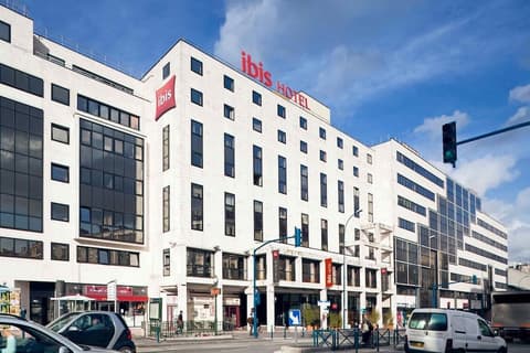 ibis Paris Pantin Eglise, Exterior
